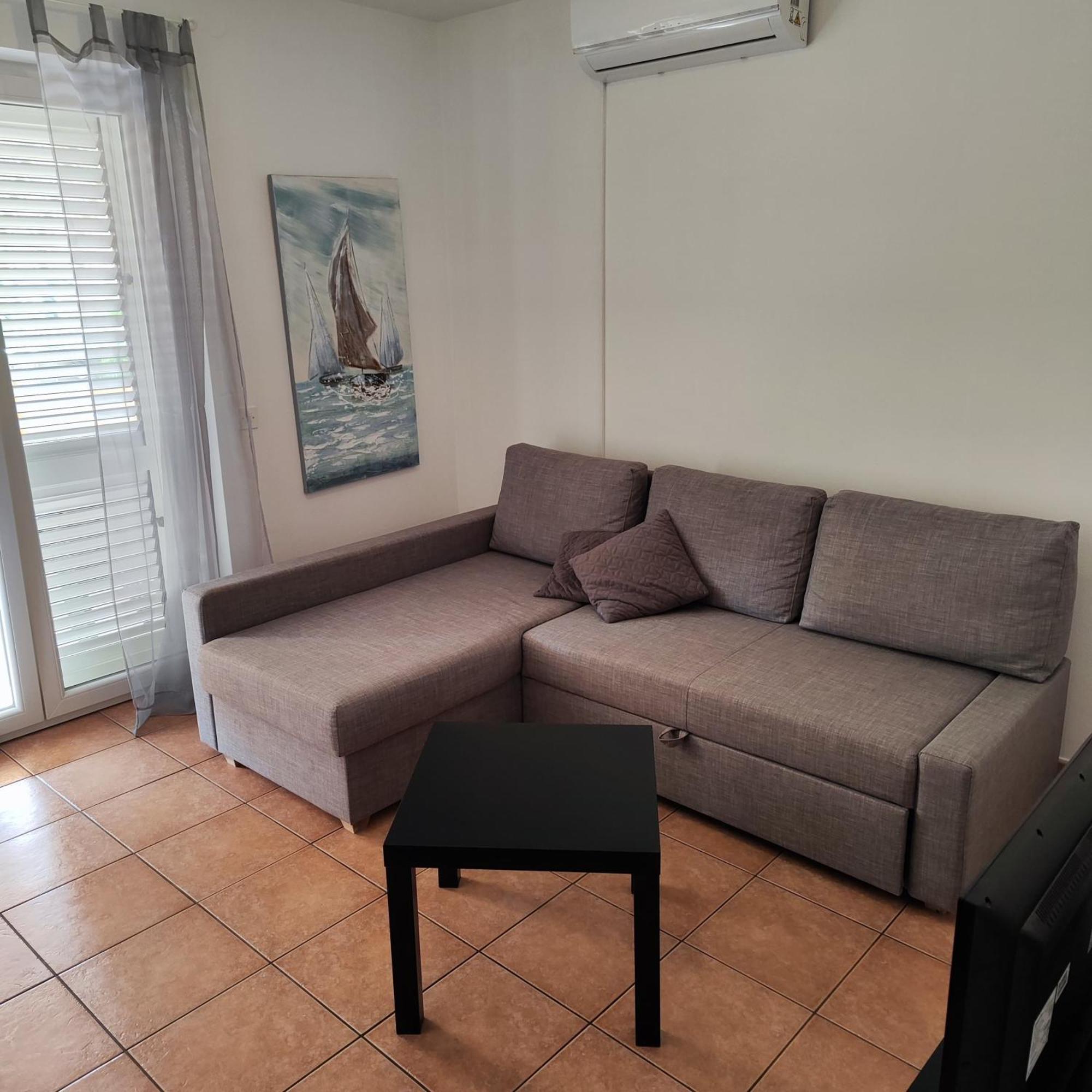 Apartmani Ivana 普纳特 外观 照片
